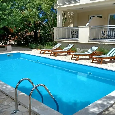 Ivica Apartment *